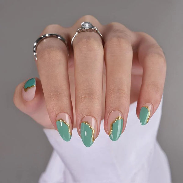 Aurora Green Chixxie - Изкуствени нокти с бадемова форма