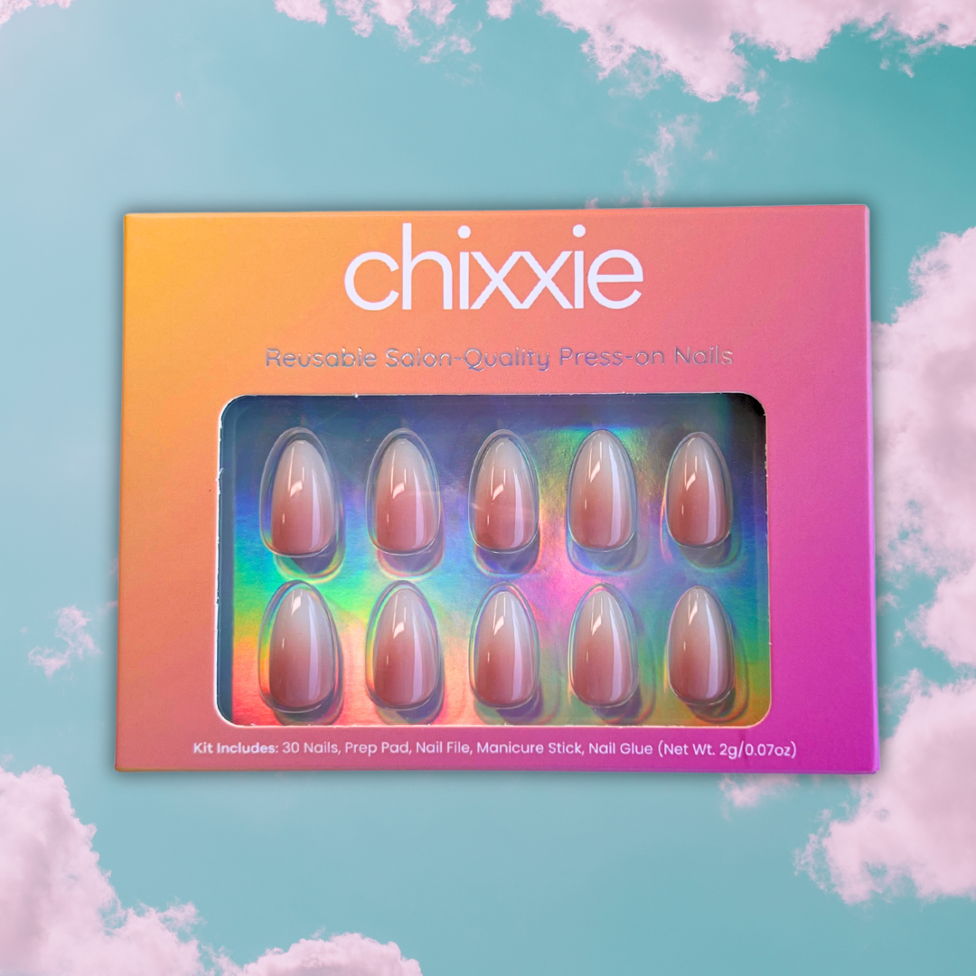 Creamy Dreamy Chixxie - Изкуствени нокти с бадемова форма