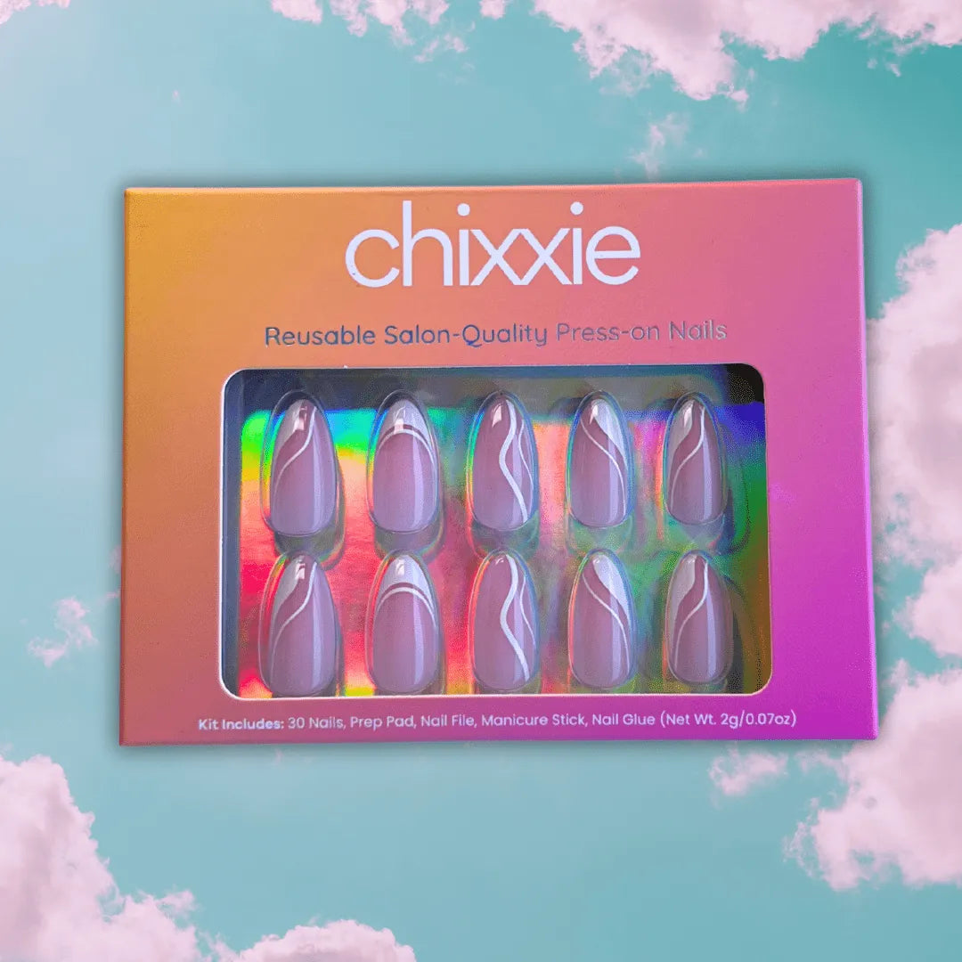 кутия с изкуствени нокти бадемова форма дълги